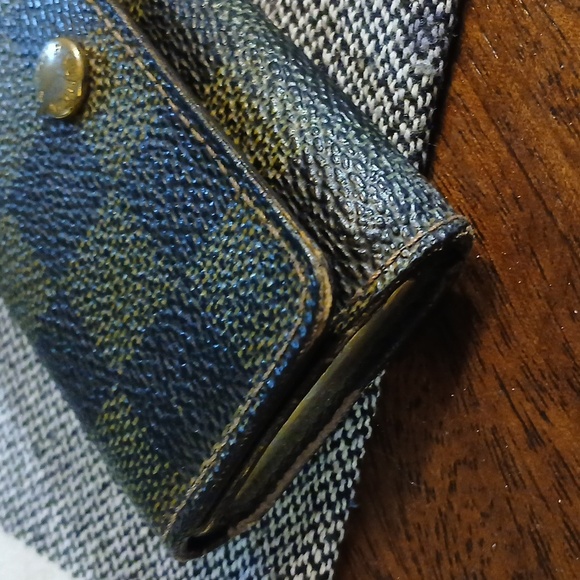 Authentic Louis Vuttion Key Case - Picture 5 of 12